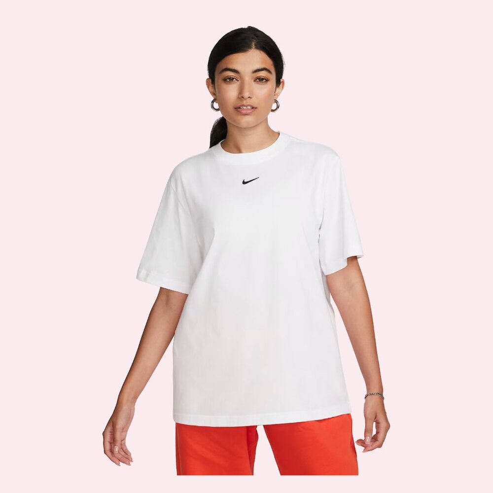Nike The Nike Tee Loose Fit Size Small